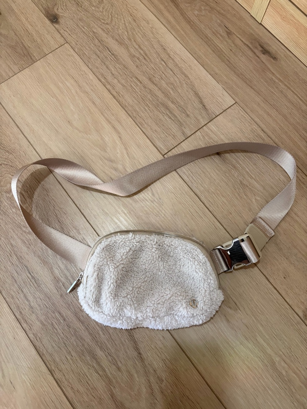 Lululemon Athletica Cream Fleece 1L Belt Bag